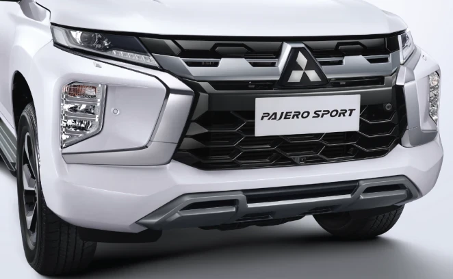 Eksterior pajero sport