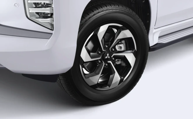 Eksterior pajero sport
