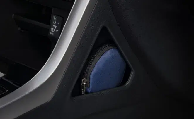 Interior Xpander cross