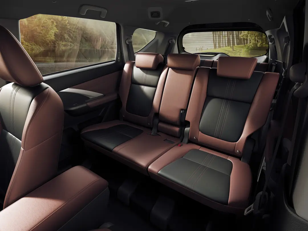 Interior Xpander cross